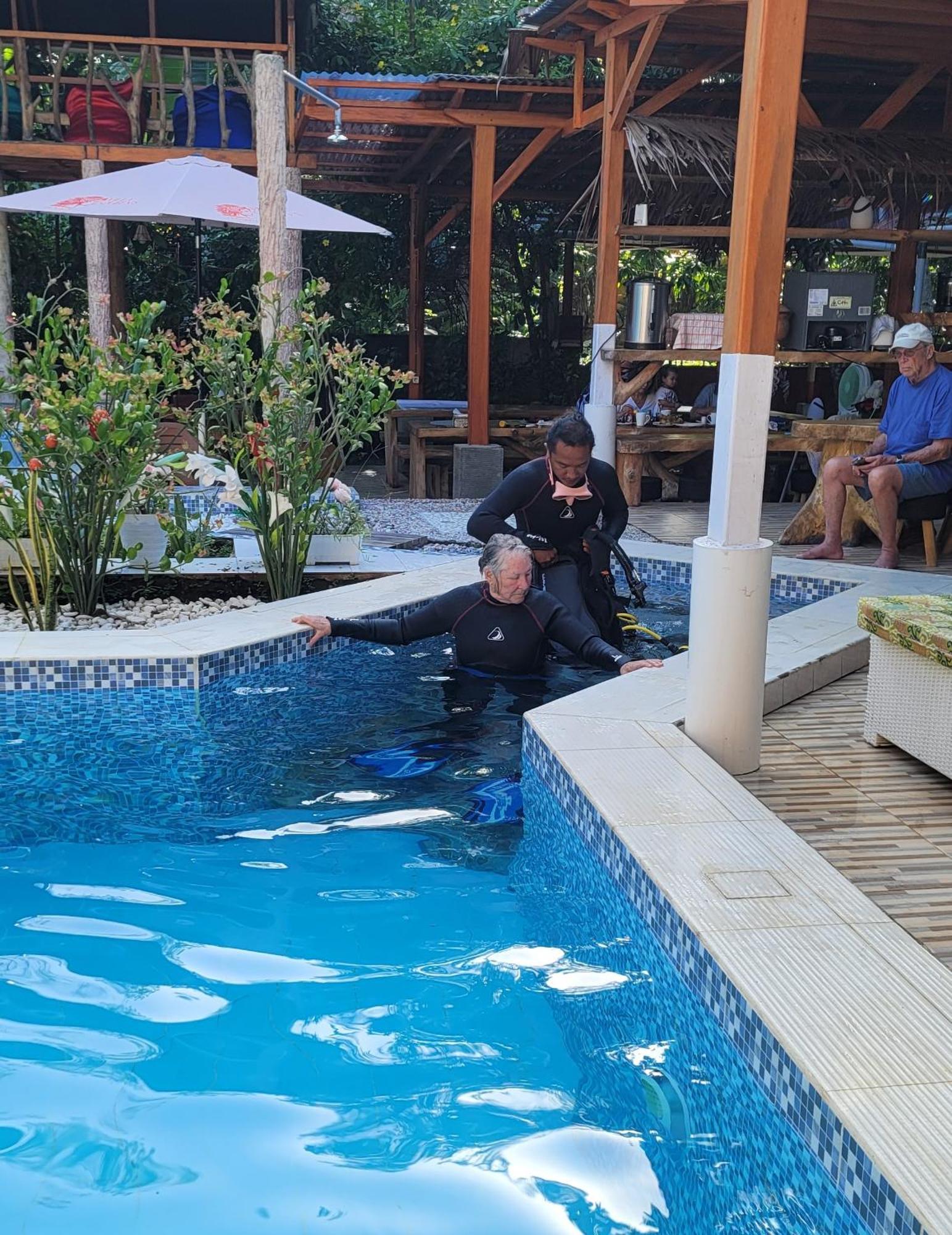 Bunaken Villa Queen'S Dive Manado Bagian luar foto
